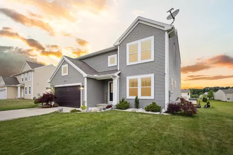 1767 Crescent Pointe Dr SE, Caledonia, MI 49316