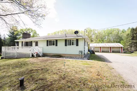3161 W Bricker Rd, Fenwick, MI 48834
