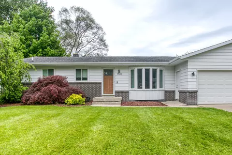 7942 Lamplight Dr, Jenison, MI 49428