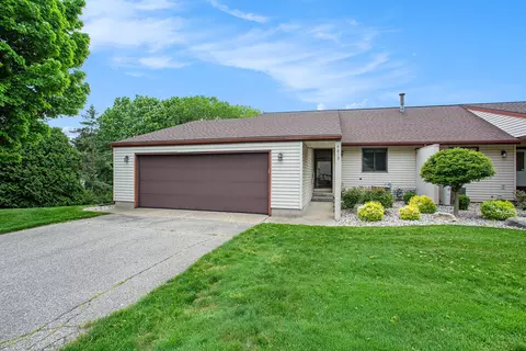 4819 Summergreen Ln, Hudsonville, MI 49426