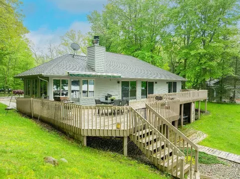 6041 Division St, Newaygo, MI 49337