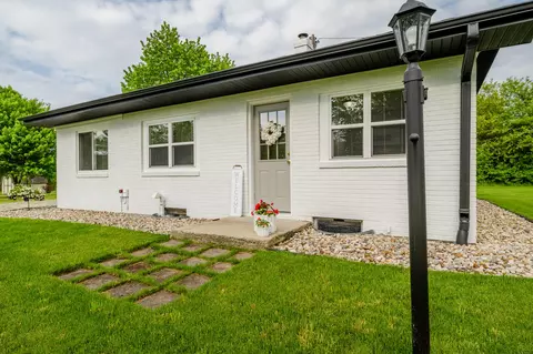 2076 W Lemon Creek Rd, Baroda, MI 49101