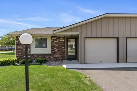 6762 Waterfront Cir #15, Grandville, MI 49418