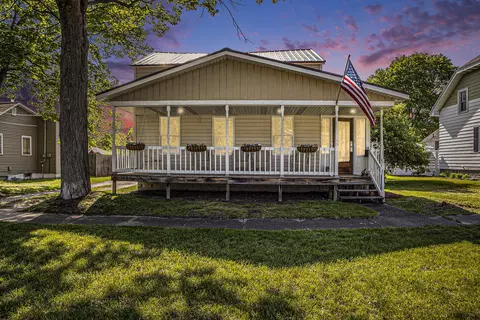 313 Visser St, Spring Lake, MI 49456