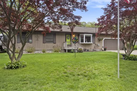 150 Patterson Dr, Muskegon, MI 49442