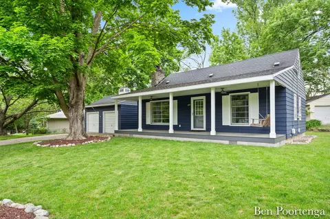 851 Lamberton St NE, Grand Rapids, MI 49505