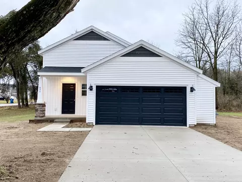 4262 Butternut Dr, Wayland, MI 49348