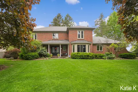 305 Arlington Dr SE, East Grand Rapids, MI 49506