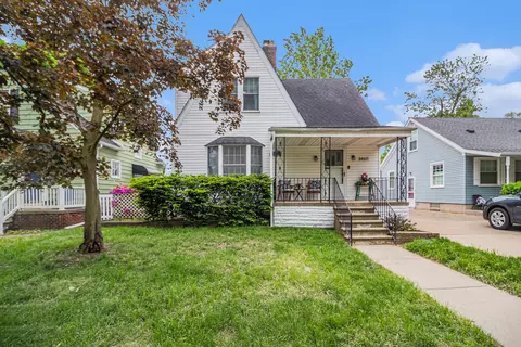 34611 Chestnut St, Wayne, MI 48184