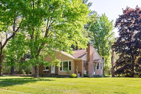 2626 Dunnigan Ave NE, Grand Rapids, MI 49525