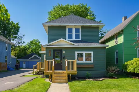 206 W 9th St, Holland, MI 49423