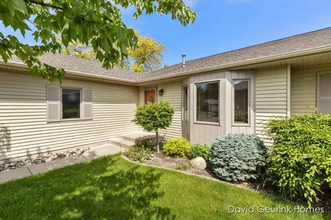 6163 Pebble Dr, Allendale, MI 49401 photo 4