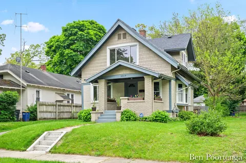 2319 Francis Ave SE, Grand Rapids, MI 49507