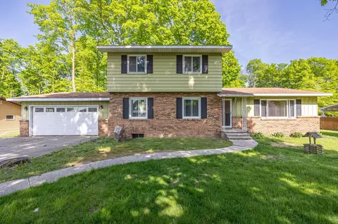 20506 Crestview Dr, Reed City, MI 49677