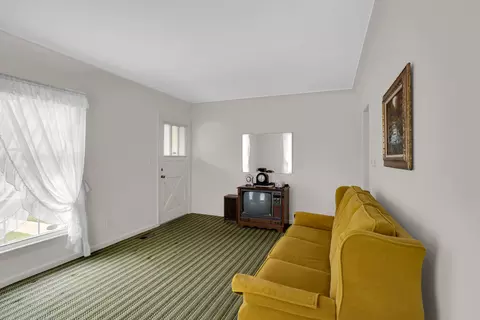 1033 S Bowen St, Jackson, MI 49203 photo 4