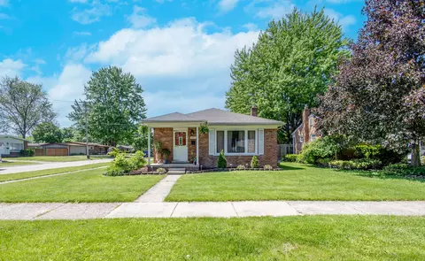 8360 Campbell St, Taylor, MI 48180