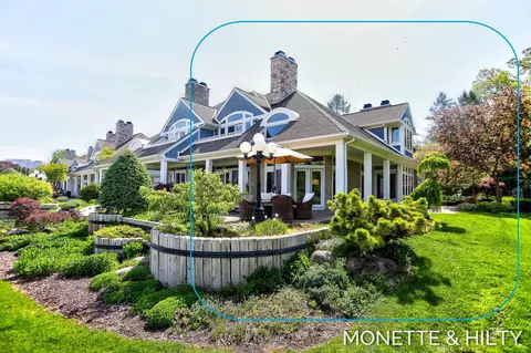 1408 Lakeshore Ct, Muskegon, MI 49441