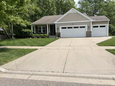 10301 Terry Ln, Portage, MI 49002