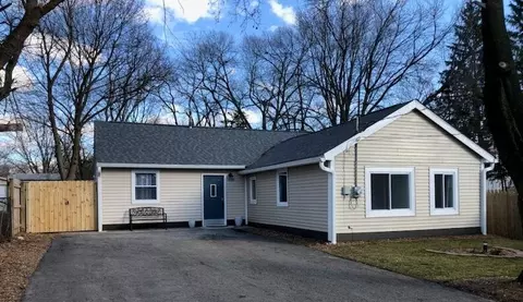 1888 Manse Rd, Waterford, MI 48328
