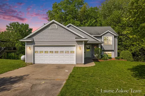 2152 Winston View Dr, Cedar Springs, MI 49319