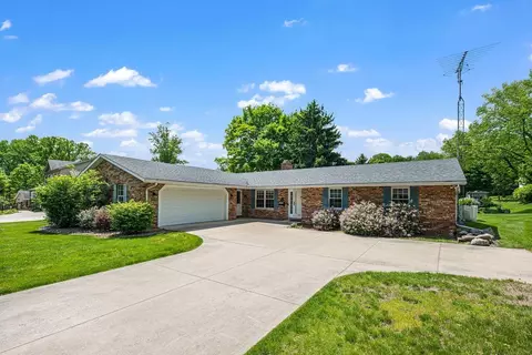 870 Skyline Dr, Niles, MI 49120