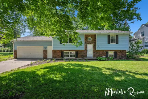 120 E 38th St, Holland, MI 49423