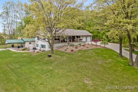 10575 21 Mile Rd NE, Sand Lake, MI 49343