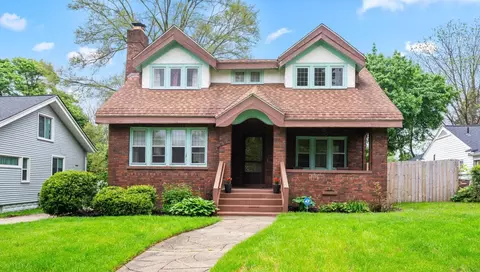 180 Cherokee Rd, Pontiac, MI 48341
