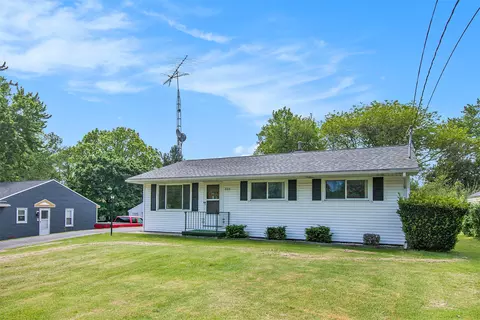 321 Bradley Dr, Jackson, MI 49201