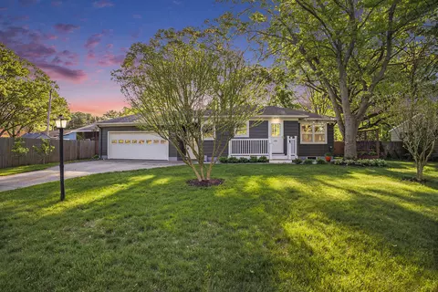 15370 Apple St, Grand Haven, MI 49417