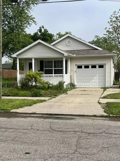 417 Elkenburg St, South Haven, MI 49090