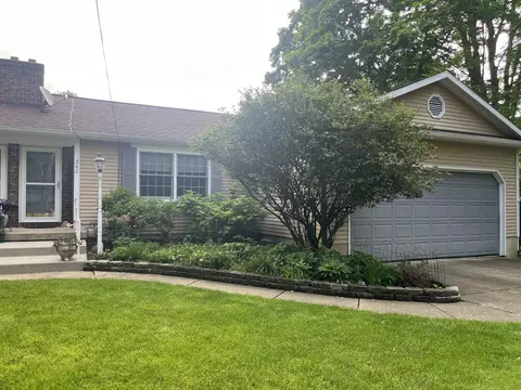 340 N Eagle St, Marshall, MI 49068
