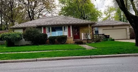 216 E Main St, Rockford, MI 49341