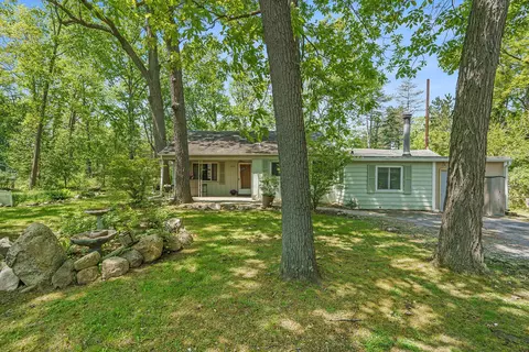 677 Dellwood Dr, Ann Arbor, MI 48103