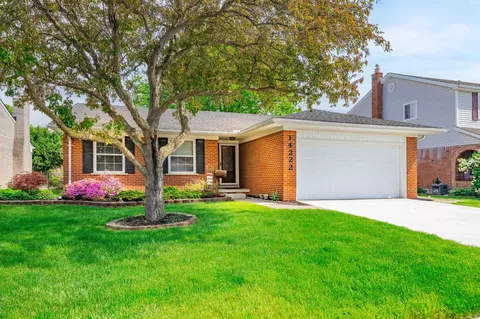 14222 Williamsburg Dr, Riverview, MI 48193