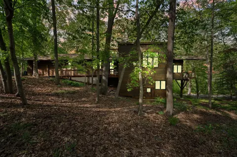 240 Indian River Pl, Ann Arbor, MI 48104