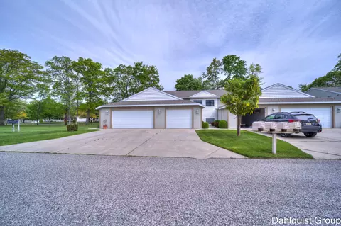 1238 Alison Ct, Muskegon, MI 49441