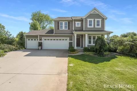 8410 Curley Trl SE, Caledonia, MI 49316