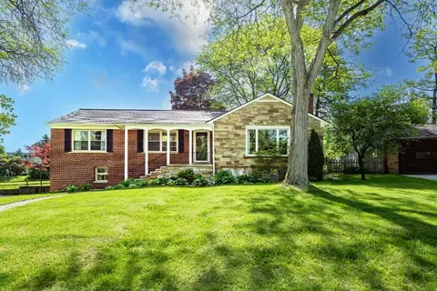 714 Collegewood St, Ypsilanti, MI 48197
