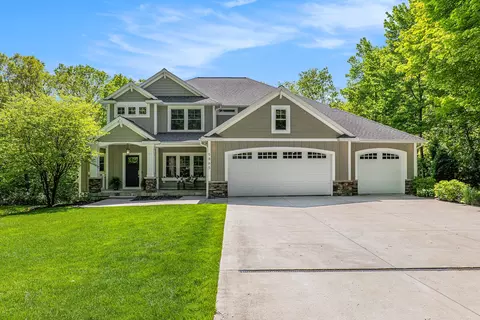 5865 Ryan Valley Ct NE, Belmont, MI 49306