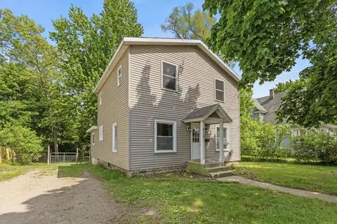 510 N Bridge St, Belding, MI 48809