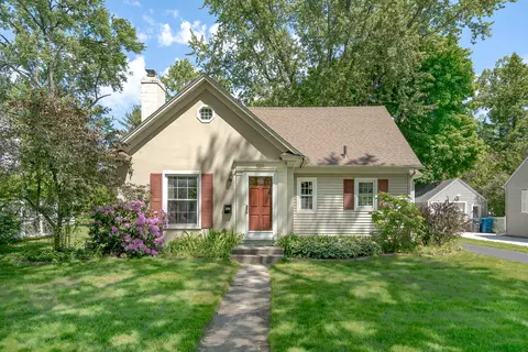 1215 Lakeway Ave, Kalamazoo, MI 49001