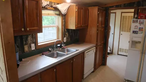 10531 Wolfe St, Marcellus, MI 49067 photo 4