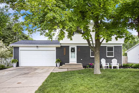 1700 Woodlawn Ave SE, Grand Rapids, MI 49506