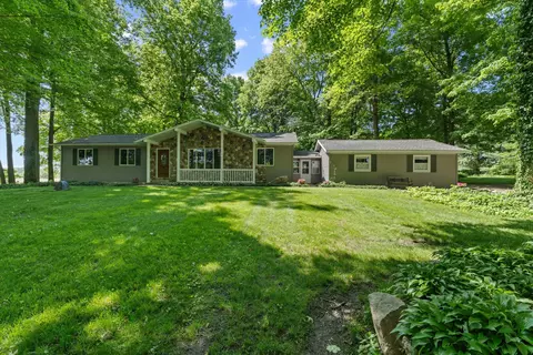 19787 Hoffman St, Cassopolis, MI 49031 photo 2