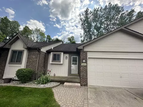20534 Longwood Dr, Clinton Twp, MI 48038