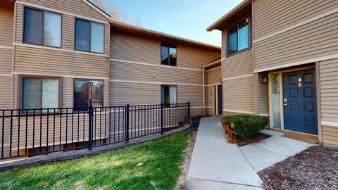 300 Briarcrest Dr, Ann Arbor, MI 48104