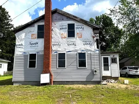416 E Chicago St, Jonesville, MI 49250