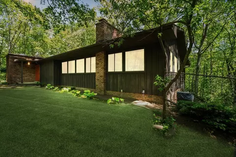 3040 E Schafer Rd, Howell, MI 48843