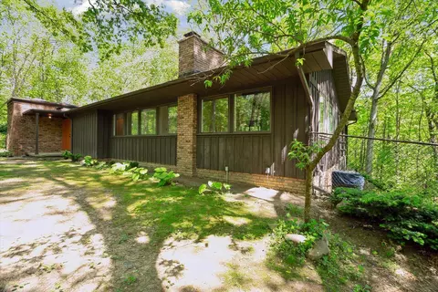 3040 E Schafer Rd, Howell, MI 48843 photo 2